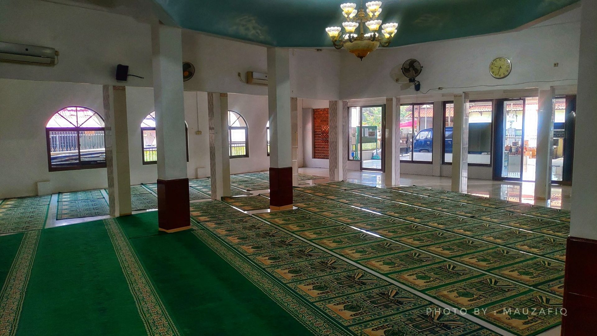 Masjid Al Munawwarah Karawang Mauzafiq